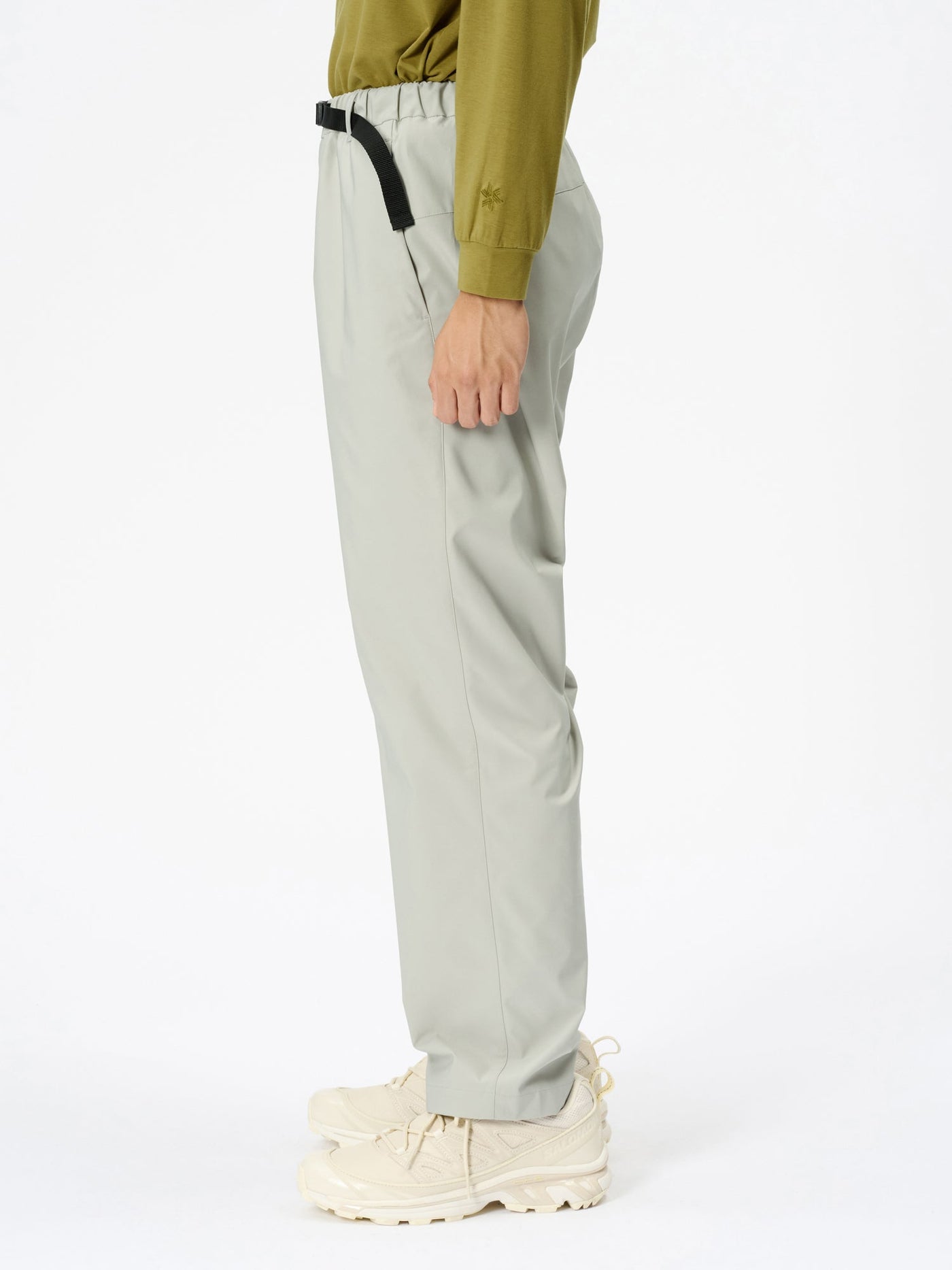 Model: Height 183cm / 6'0" | Wearing: GRAY HAZE / 3