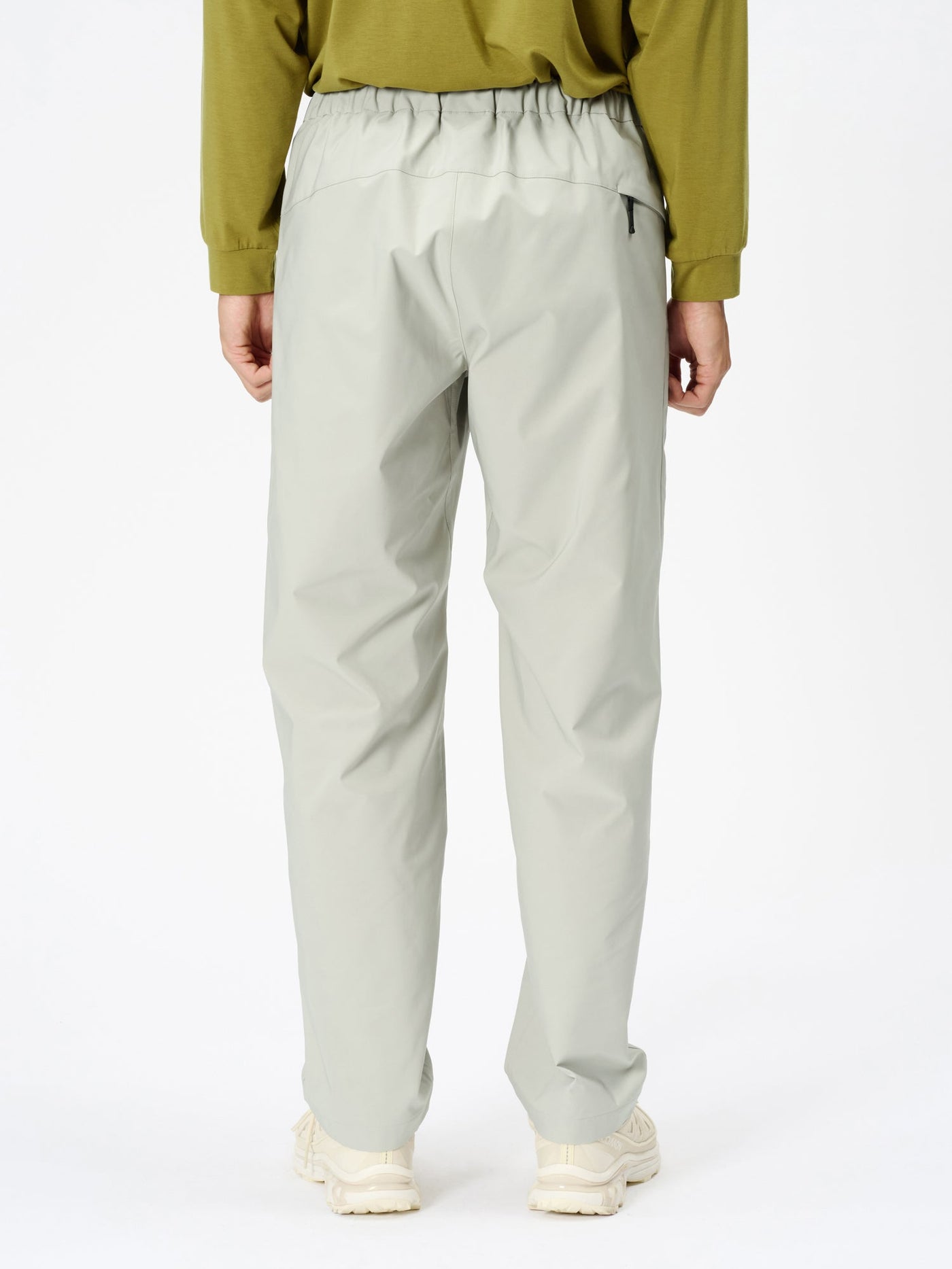 Model: Height 183cm / 6'0" | Wearing: GRAY HAZE / 3