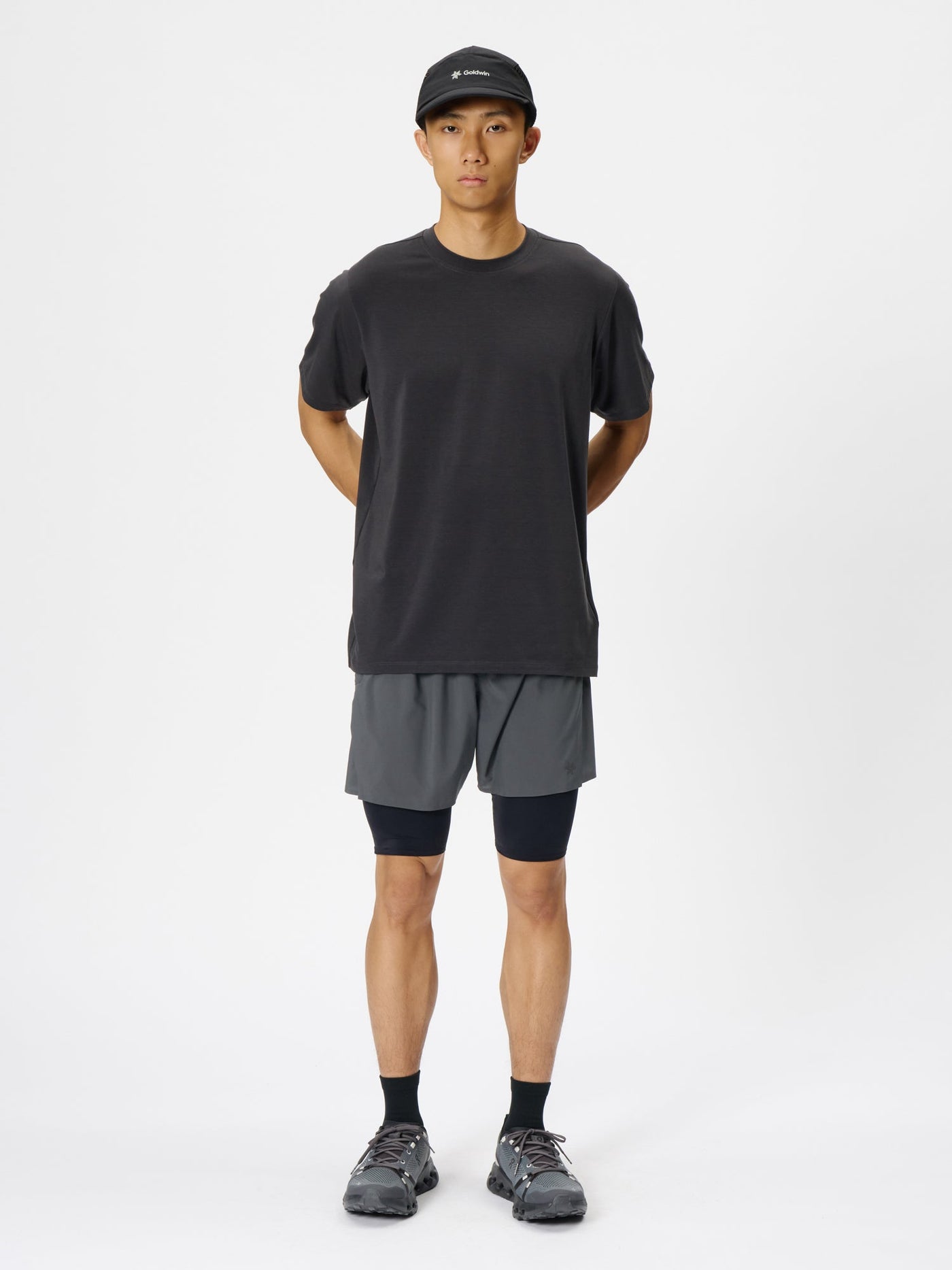 Model: Height 183cm / 6'0" | Wearing: DARK CHARCOAL / 3