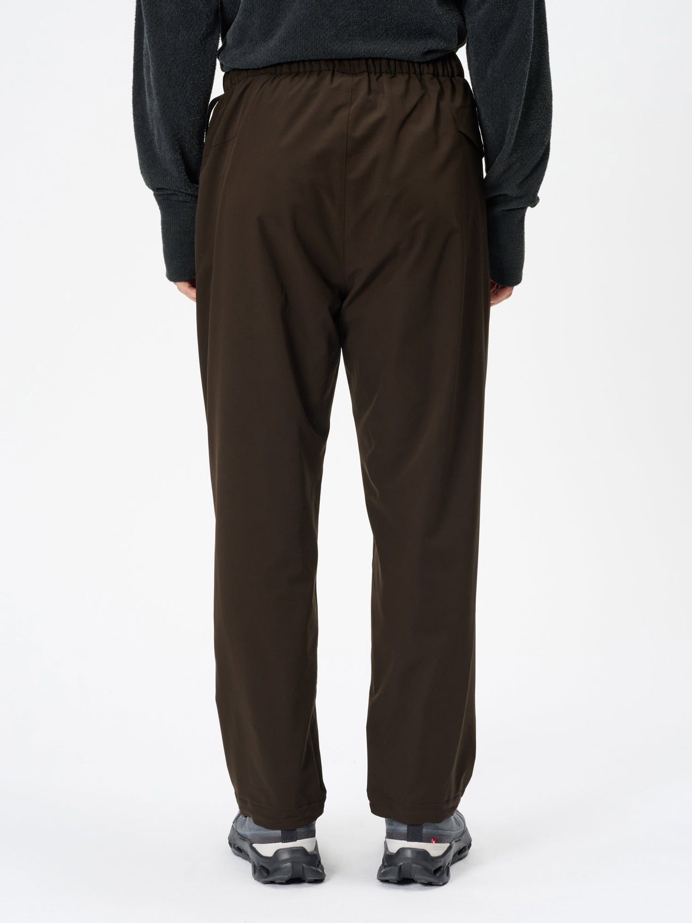 Model: Height 183cm / 6'0" | Wearing: BITTER BROWN / 3