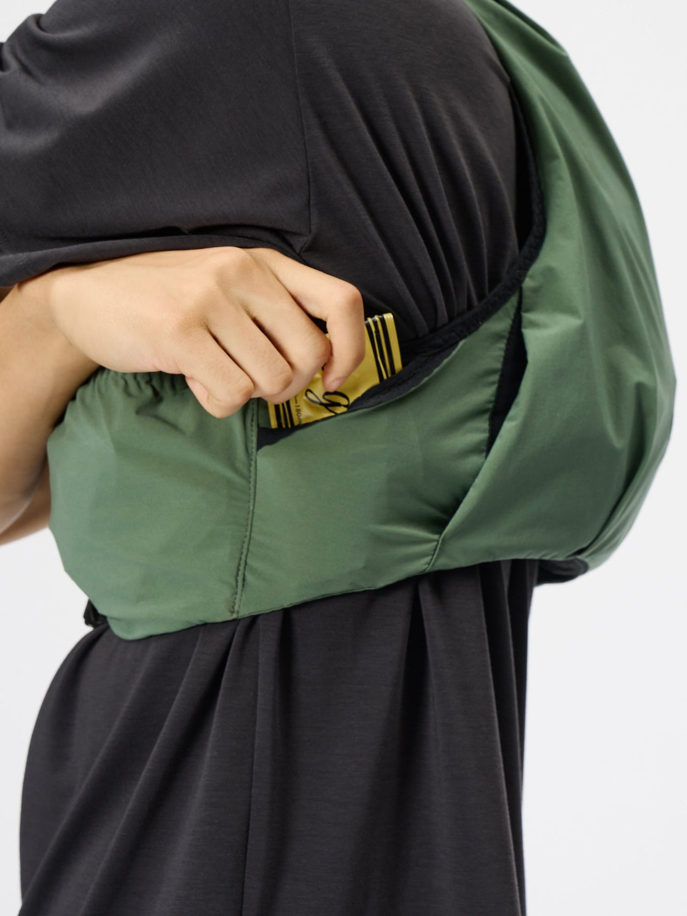 Model: Height 183cm / 6'0" | Wearing: MARINWOOD GREEN / 3