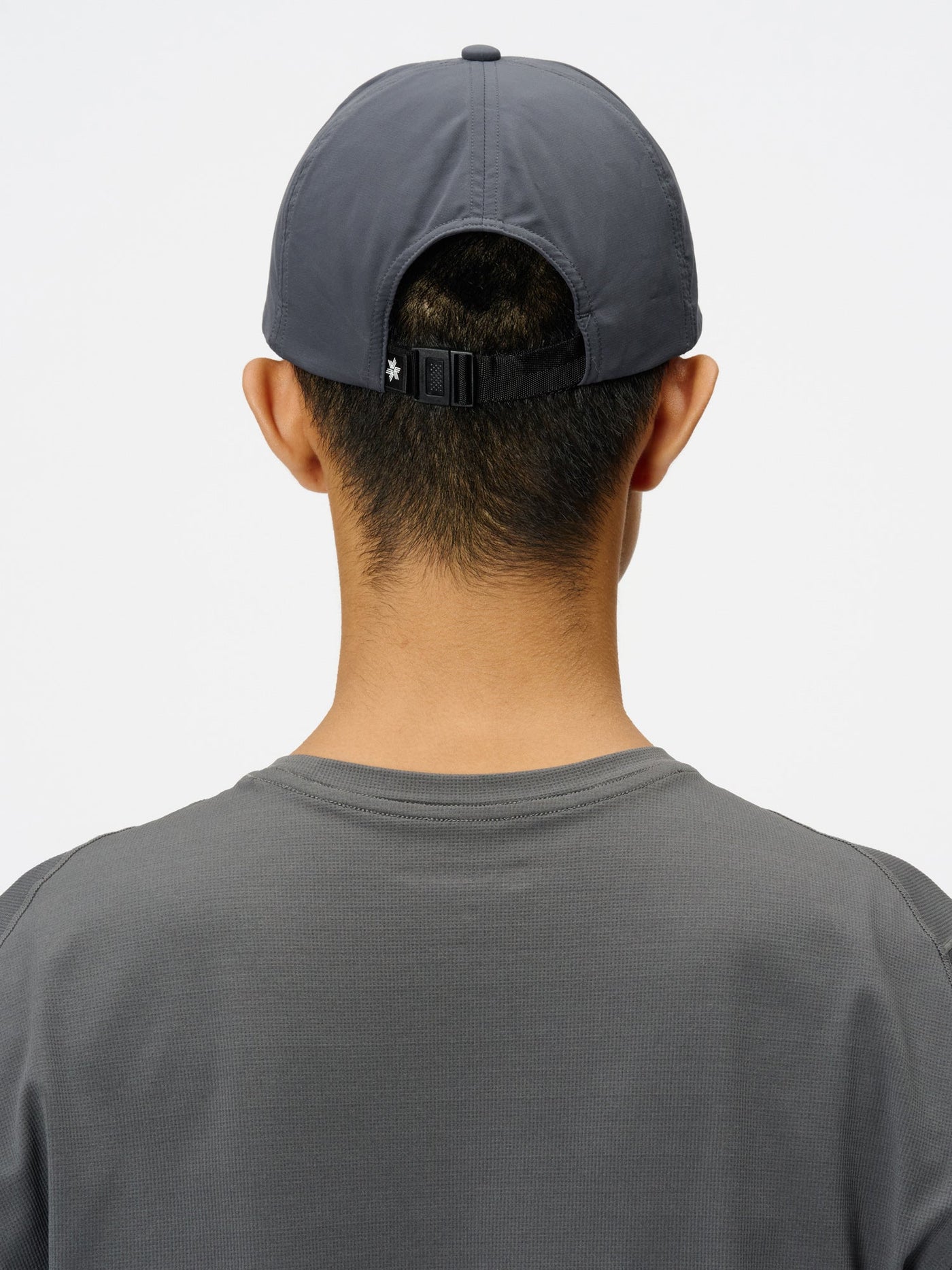 Model: Height 183cm / 6'0" | Wearing: WOLF GRAY / F