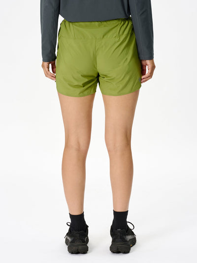 Model: Height 166cm / 5'4" | Wearing: IVY GREEN / 3