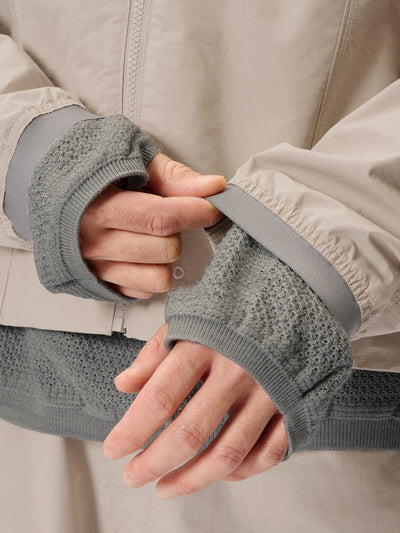 Model: Height 183cm / 6'0" | Wearing: GRAYISH BEIGE / 4