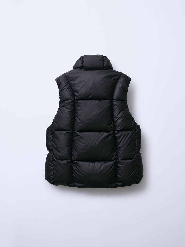 Three-Dimensional Down Vest – Goldwin Europe