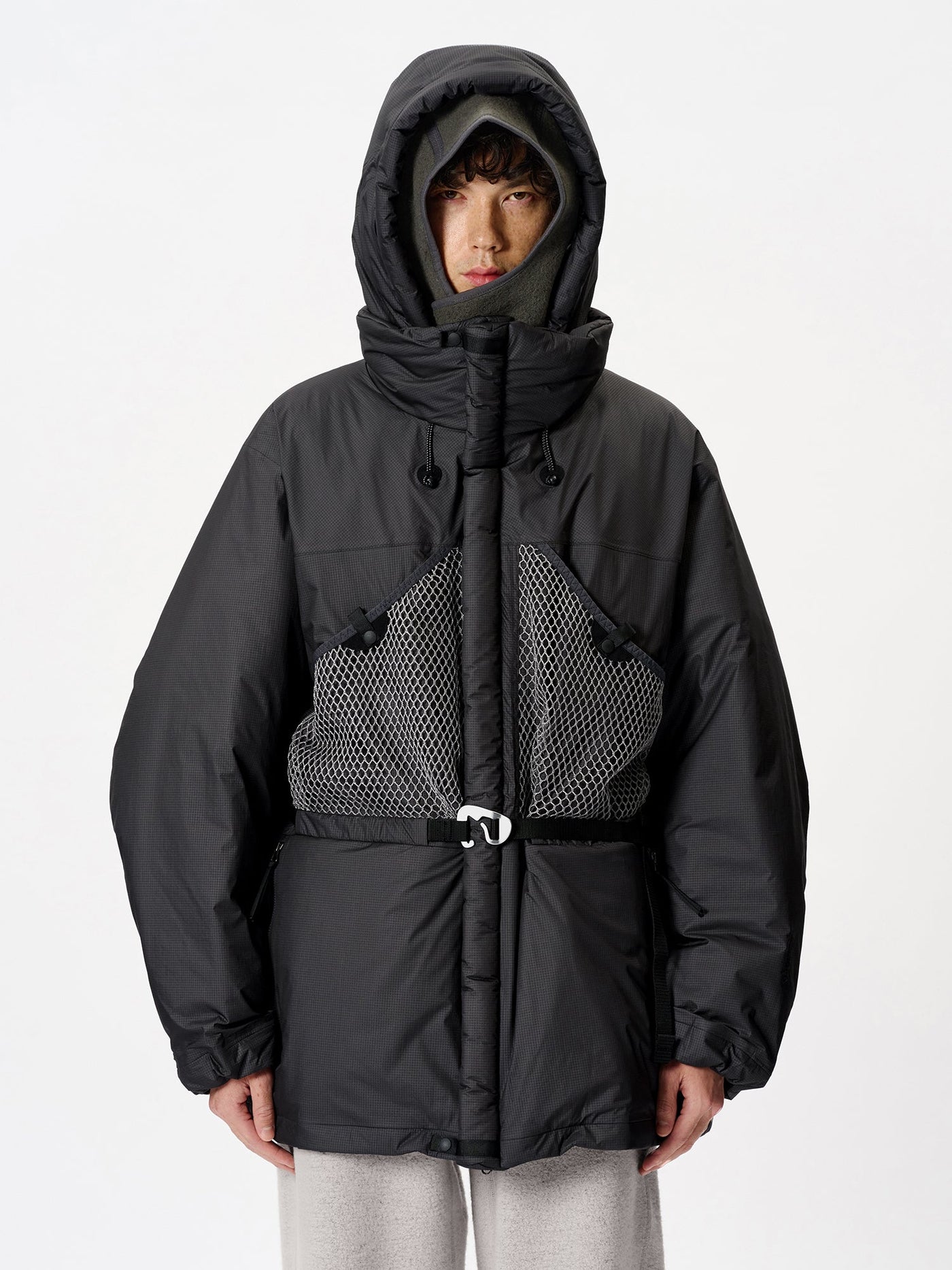 Model: Height 183cm / 6'0" | Wearing: BIOTITE / 4