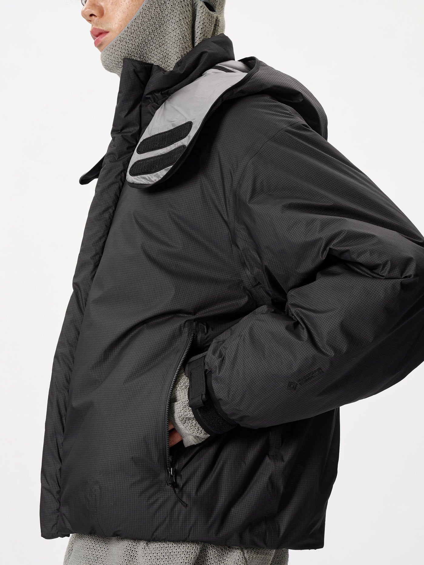 Model: Height 183cm / 6'0" | Wearing: BIOTITE / 4