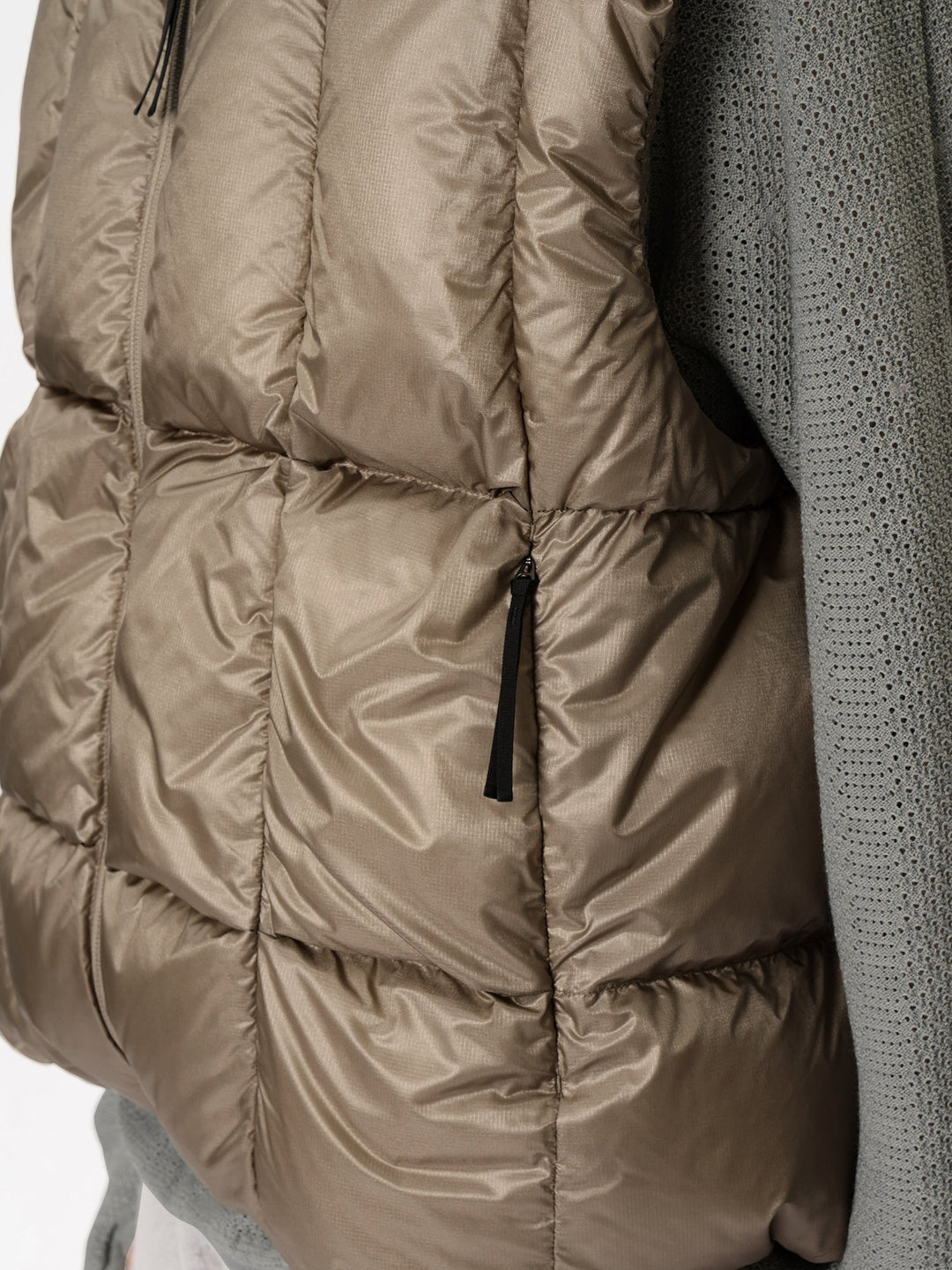 Goldwin 0 Three-Dimensional Down Light Vest – Goldwin Europe