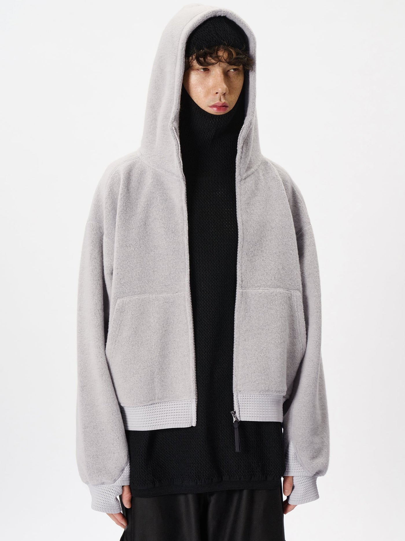 Model: Height 183cm / 6'0" | Wearing: ASH GRAY / 4