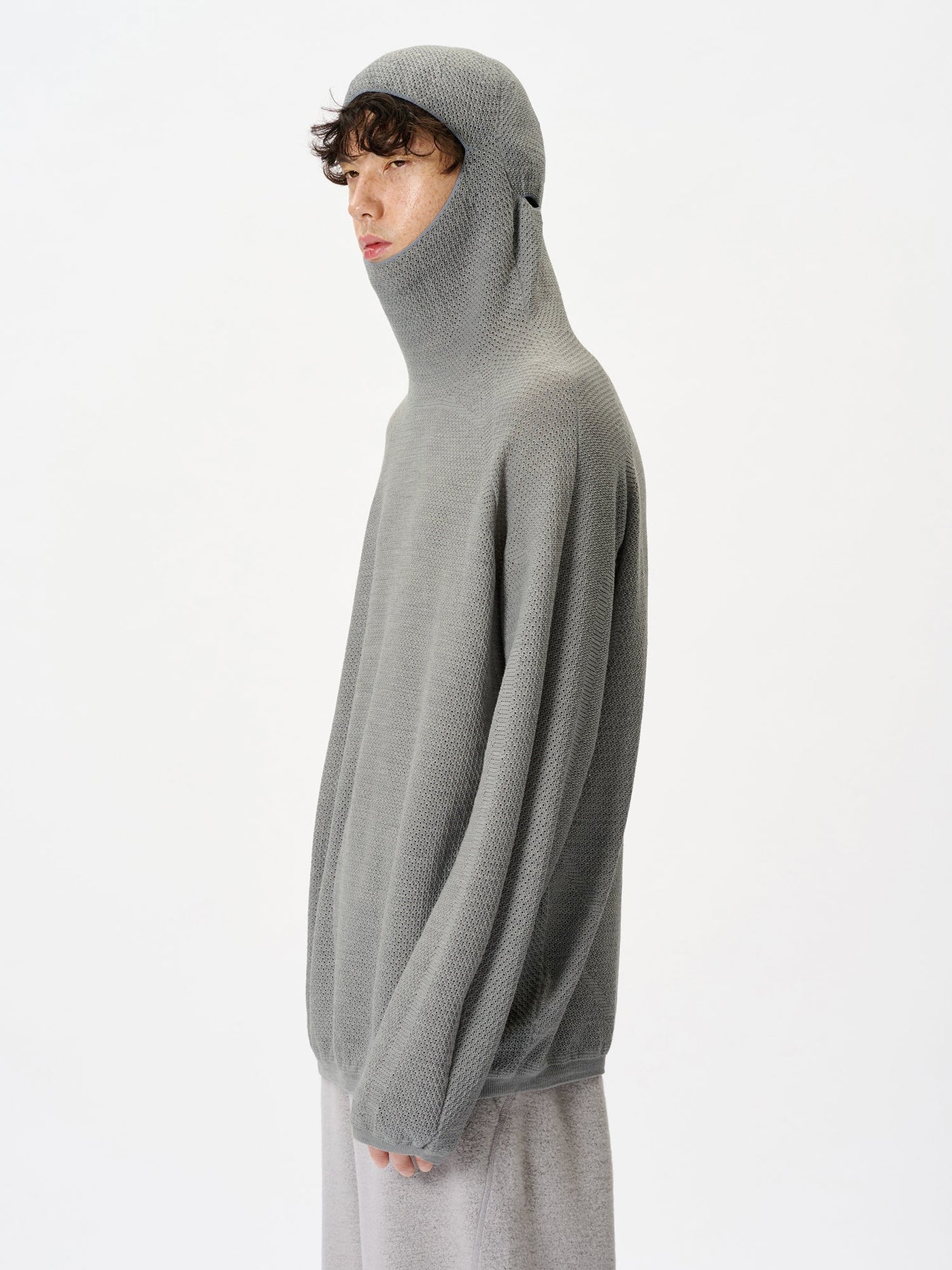 Model: Height 183cm / 6'0" | Wearing: ZINC GRAY / 4