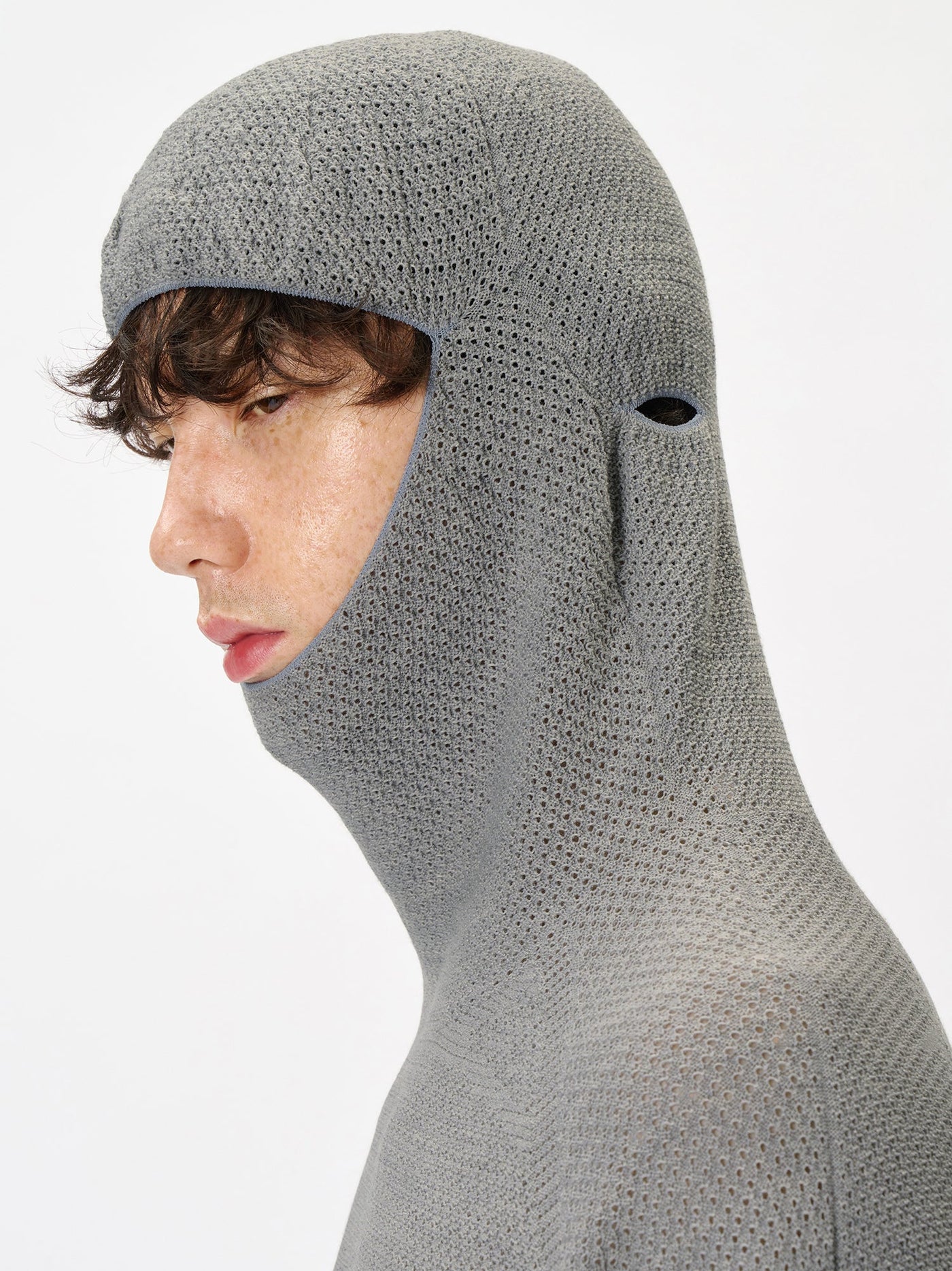 Model: Height 183cm / 6'0" | Wearing: ZINC GRAY / 4