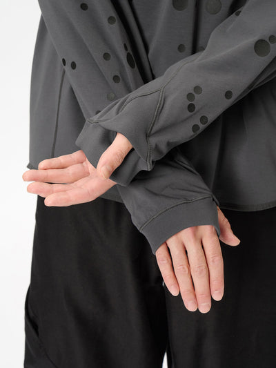 Model: Height 183cm / 6'0" | Wearing: DEEP CHARCOAL / 4