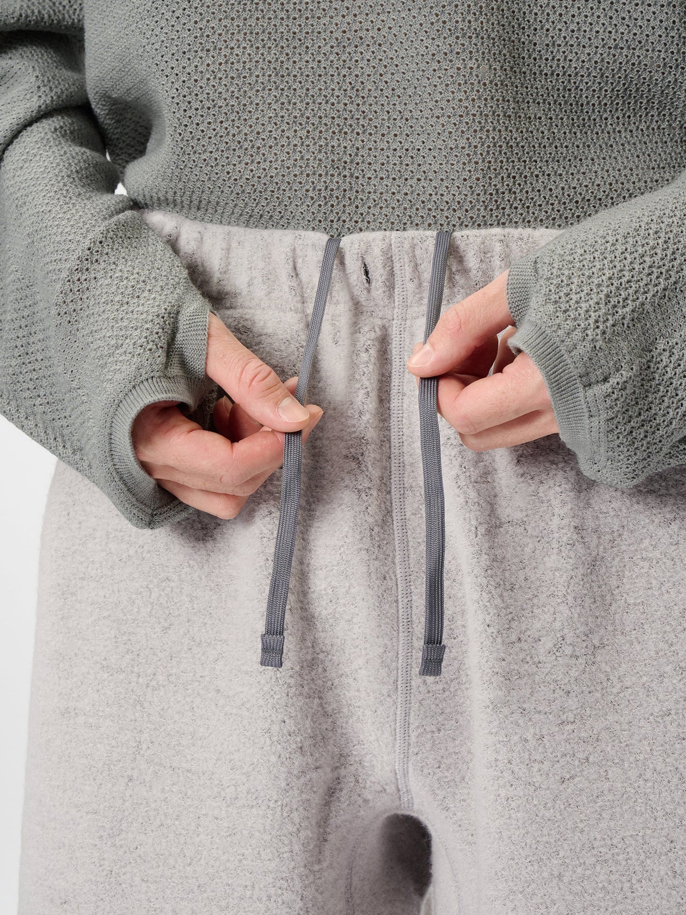 Model: Height 183cm / 6'0" | Wearing: ASH GRAY / 4