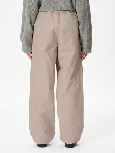 Model: Height 183cm / 6'0" | Wearing: GRAYISH BEIGE / 4