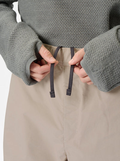 Model: Height 183cm / 6'0" | Wearing: GRAYISH BEIGE / 4